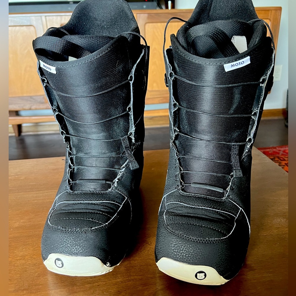 Men's Burton moto snowboard boot size 12